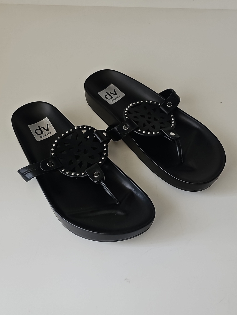 DV by Dolce Vita Black Studded Thong Sandals Size 7